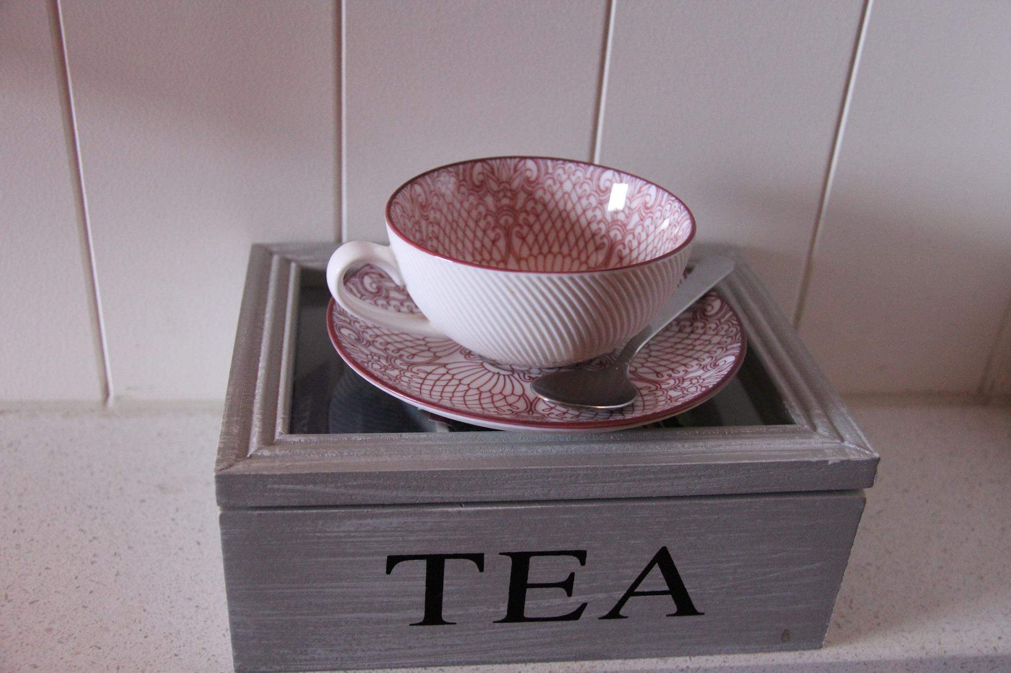 알티튜드 온 몬트빌 호텔 외부 사진 Teacup and saucer