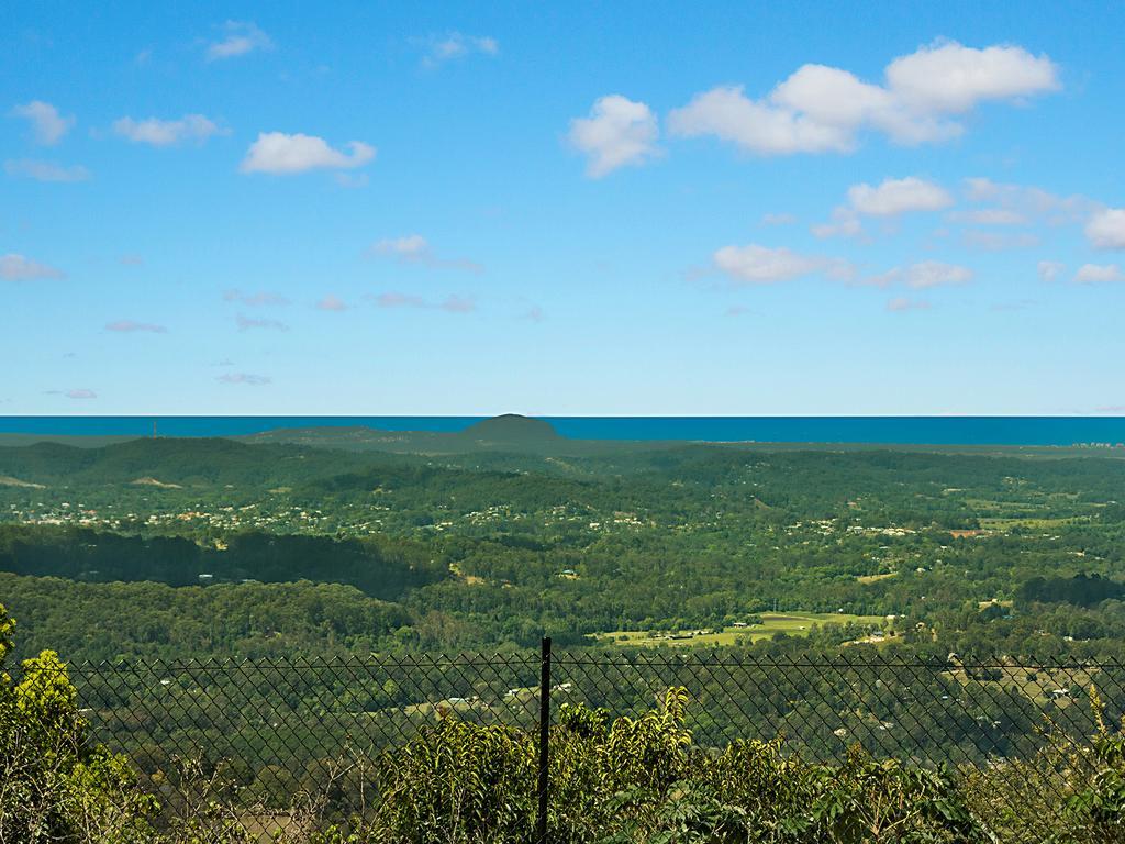 알티튜드 온 몬트빌 호텔 외부 사진 View from the summit of Mount Coolum